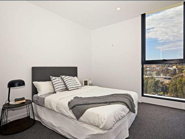 2 Bedroom Apartment with Secure Parking, Parkville