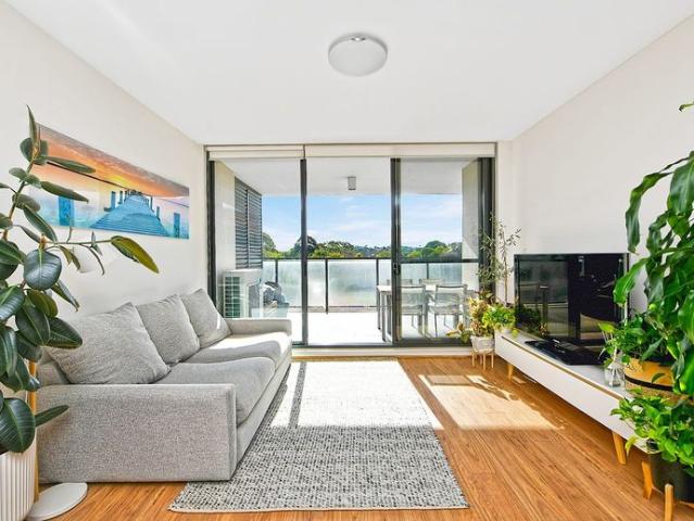 2 Bedroom Apartment with Study