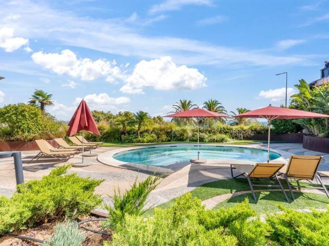 2 Bedroom Apartment with swimming pool, Monte Estoril, Cascais