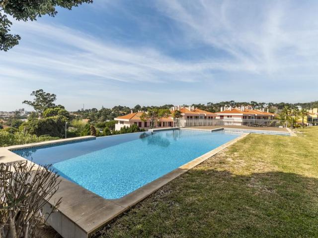 2 Bedroom Apartment with parking, Estoril, Cascais