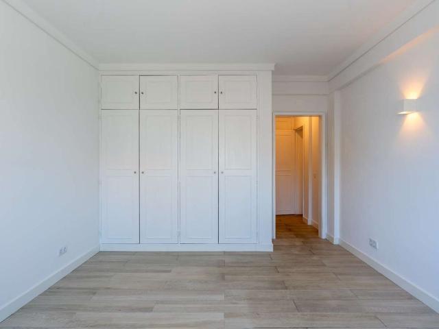 2 bedroom apartment with parking for rent in Monte Estoril