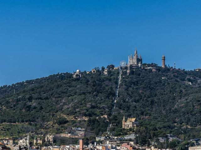 2 Bedroom Apartment with Rooftop Terrace in Gràcia, Barcelona Amsterdam Apartments for Rent