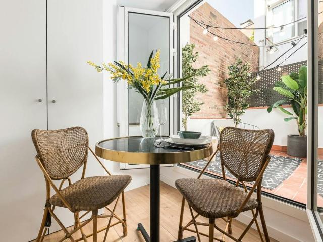 2 Bedroom Apartment with Rooftop Terrace in Les Corts, Barcelona Amsterdam Apartments for Rent