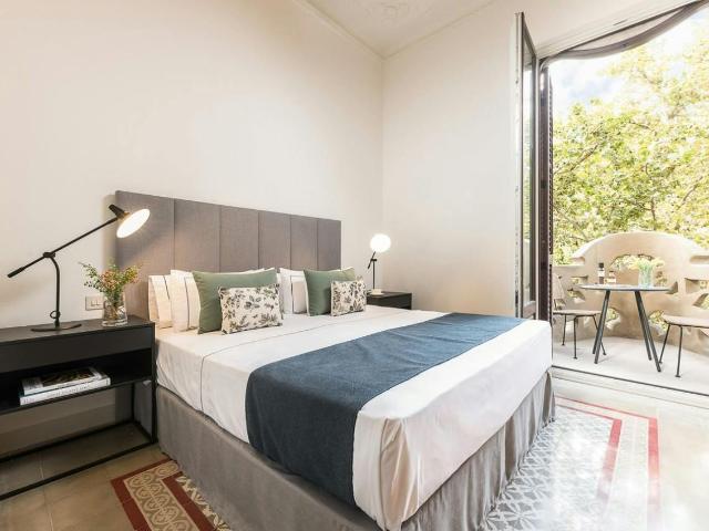 2 Bedroom Apartment with Terrace in Eixample, Barcelona Amsterdam Apartments for Rent
