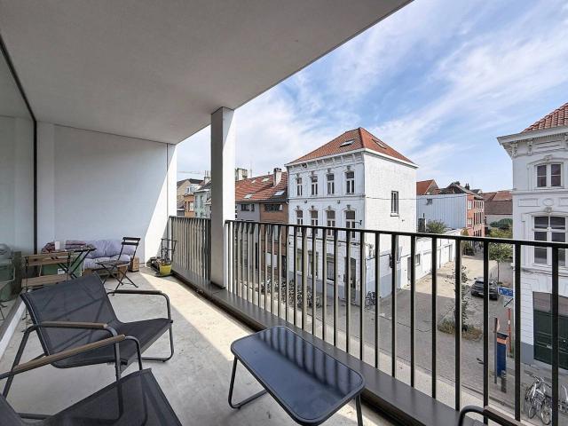 2 bedroom apartment with very spacious terrace in Ghent