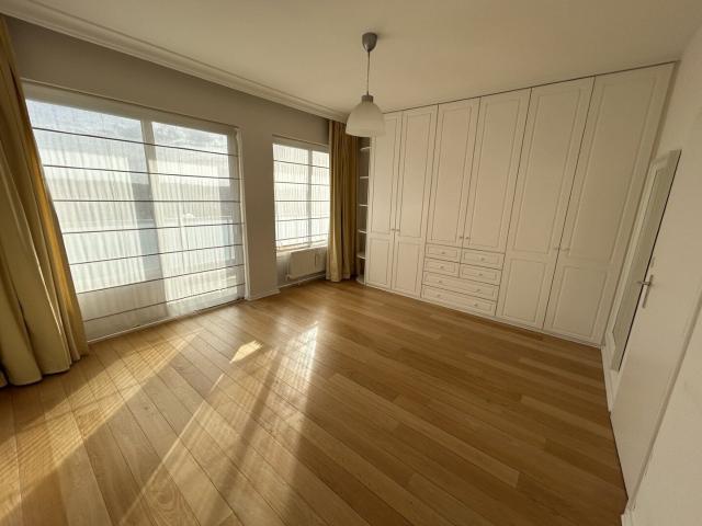 2 bedroom apartment 100 m2 Brugmann avenue very bright
