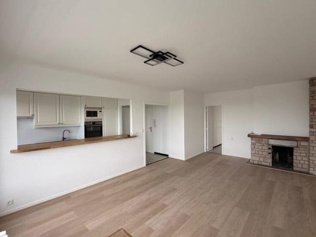 2 BEDROOM APARTMENT + 2 TERRACES – FULLY RENOVATED