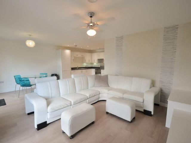 2 bedroom apartment