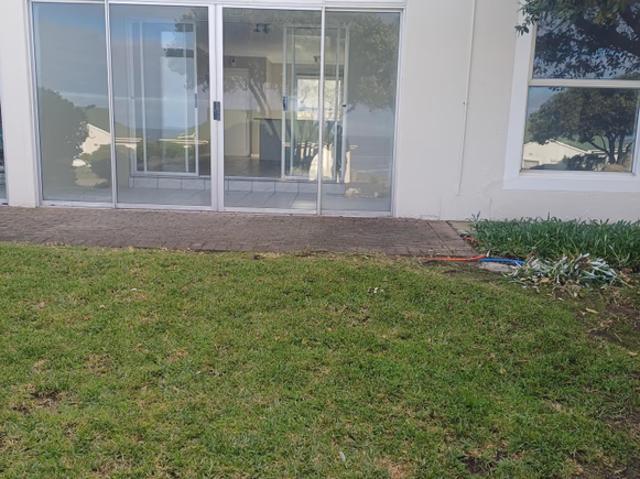 Coastal Living at Its Best – 2 Bedroom Apartment to Rent in Whale Rock Estate