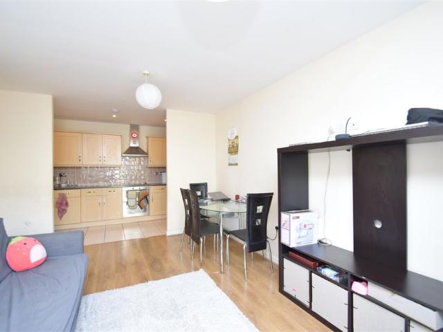 2 bedroom apartment