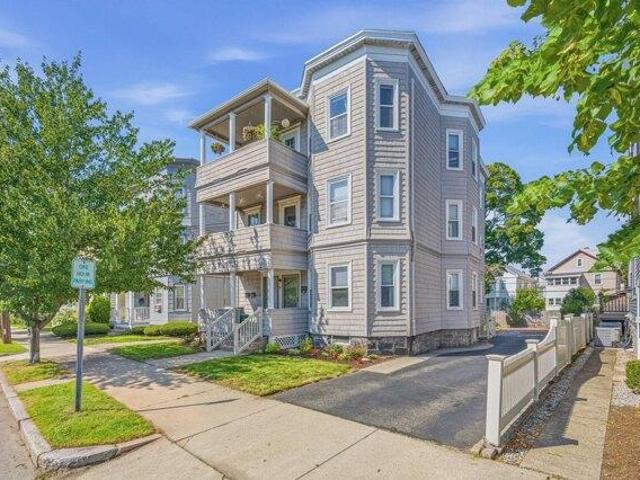 2 bedroom, Arlington MA 02474 105552595