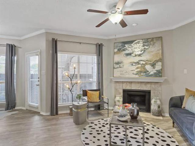 2 bedroom, Arlington TX 76006 105852298