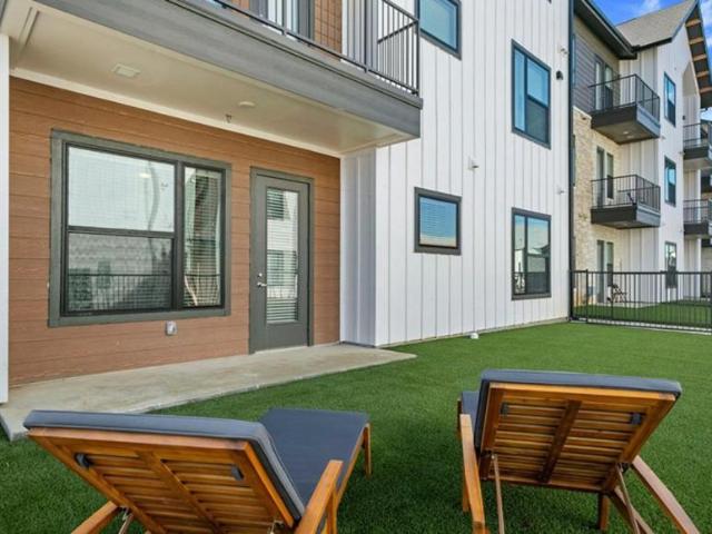 2 bedroom, Arlington TX 76002 LS105375205