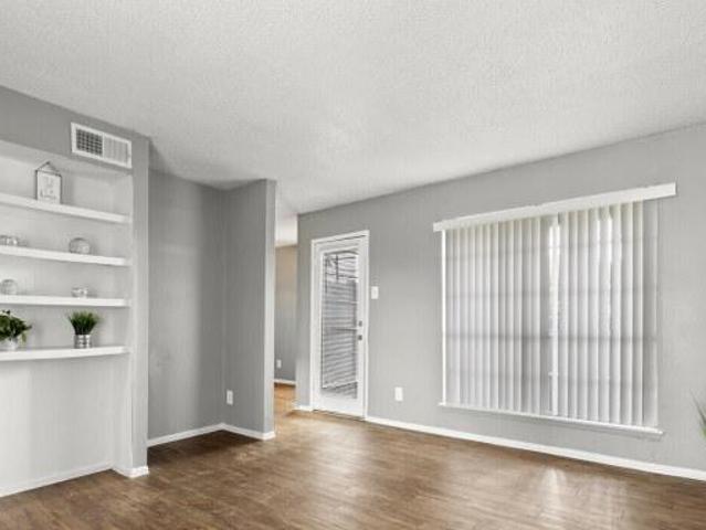 2 bedroom, Arlington TX 76011 105851261