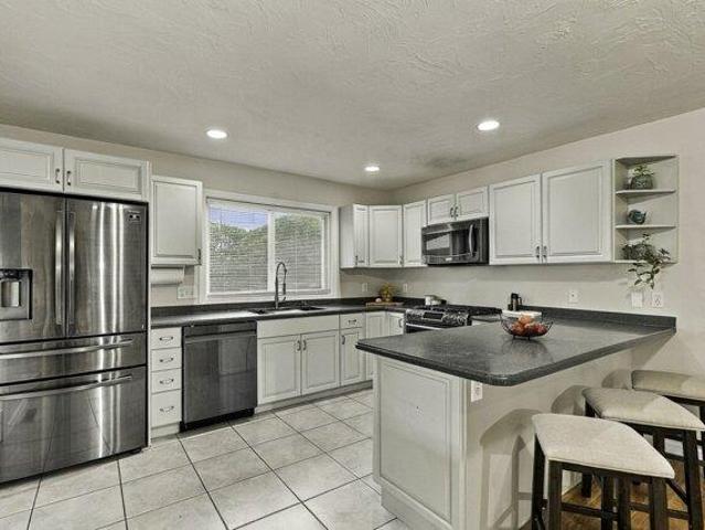 2 bedroom, Ashland MA 01721 105473669
