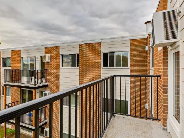 2 Bedroom at Fairway Plaza