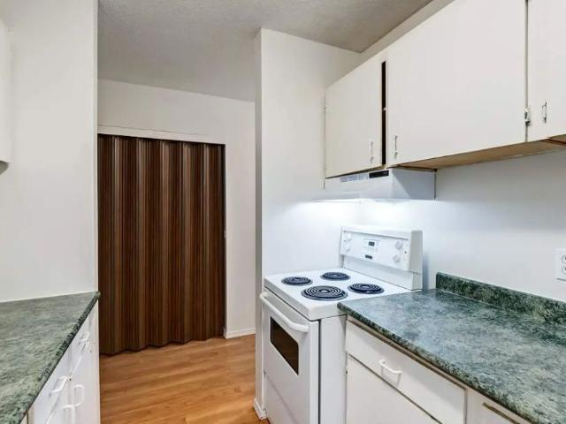 2 Bedroom at Kinbrook Manor