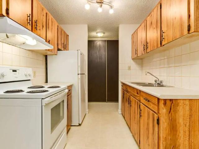 2 Bedroom at Highwood Apartments