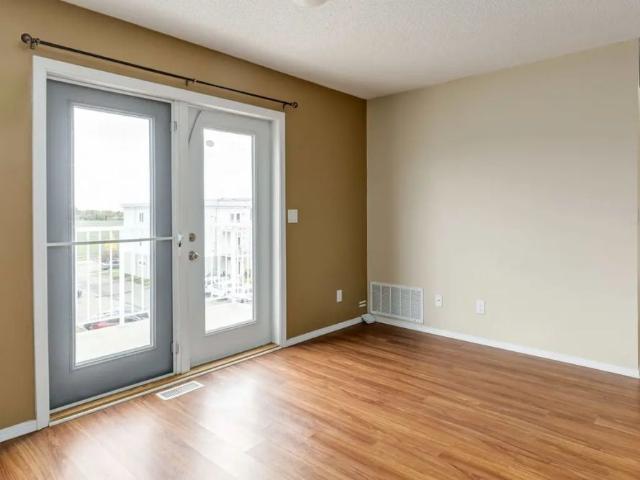 2 Bedroom at Oxford Apartments