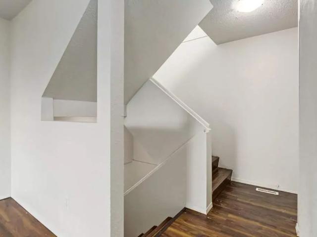2 Bedroom at Queen&apos s Way Court
