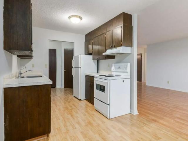 2 Bedroom at Reed Manor
