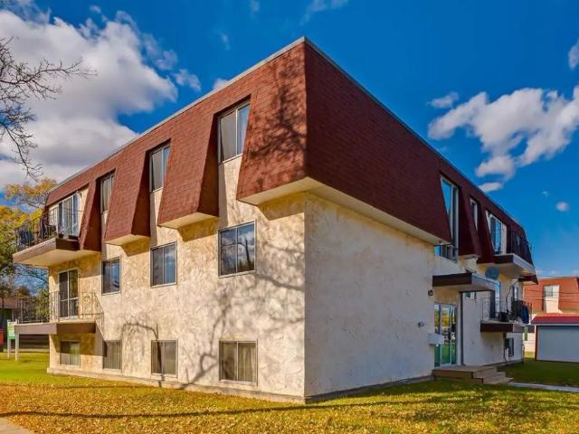 2 Bedroom at Viking Apartments