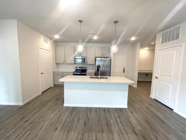 2 bedroom, Aubrey TX 76227 102152437