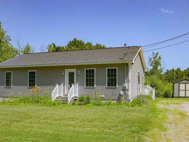 2 bedroom, Auburn ME 04210 105648132
