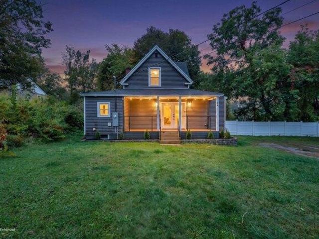 2 bedroom, Auburn ME 04210 105800040
