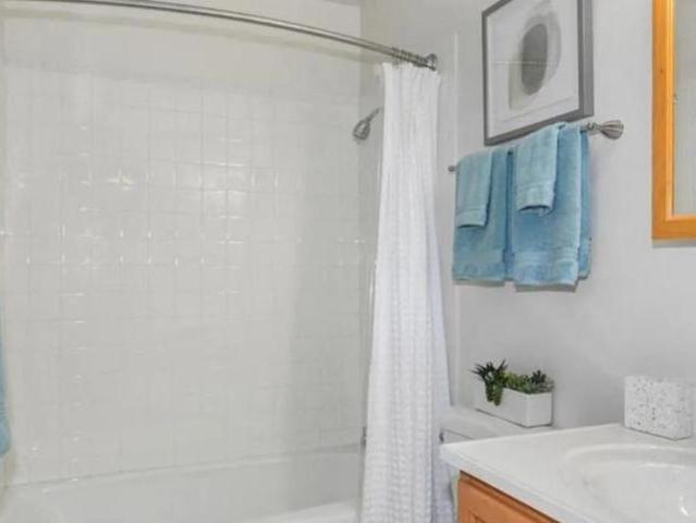 2 bedroom, Aurora IL 60506 105894537