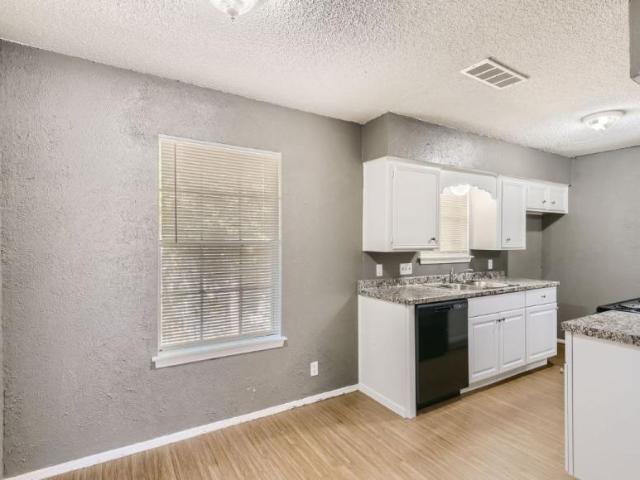 2 bedroom, Austin TX 78741 103361602