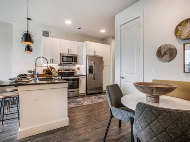 2 bedroom, Austin TX 78752 92194075