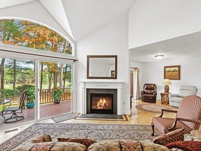 2 bedroom, Bourne MA 02532 105548771