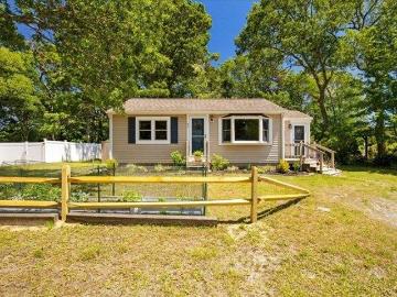 2 bedroom, Bourne MA 02559 103499275