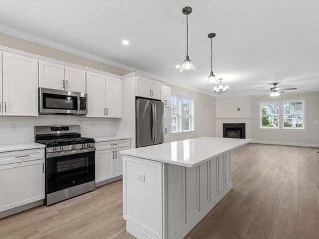 2 bedroom, Bourne MA 02562 105534824