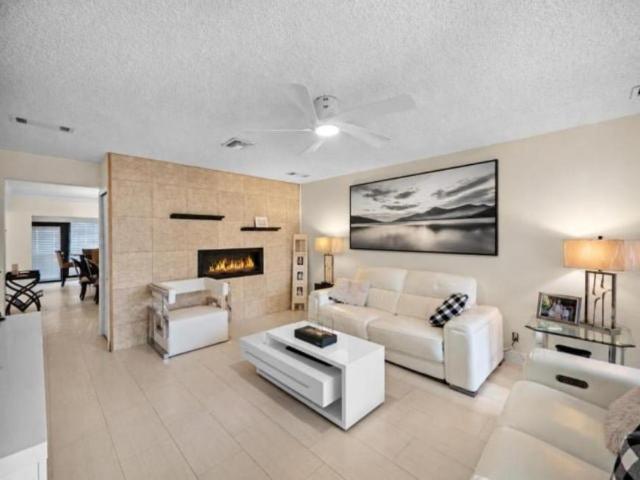 2 bedroom, Boynton Beach FL 33436 106217666