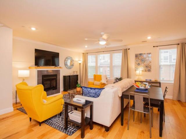 2 bedroom, Boston MA 02120 98273218
