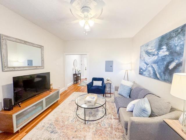 2 bedroom, Boston MA 02135 98273227