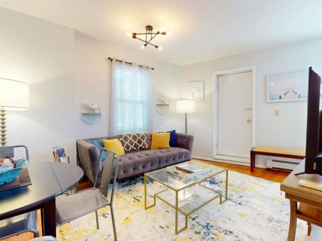 2 bedroom, Boston Boston 02120 94498328