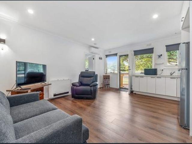 2 BEDROOM BAY SIDE LIVING