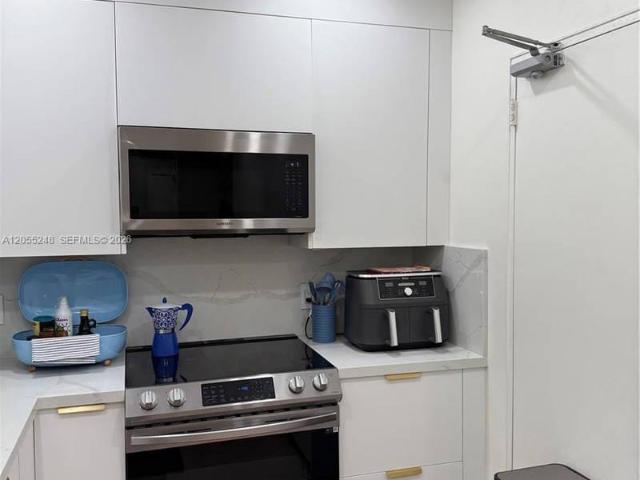 2 bedroom, Bal Harbour FL 33154 106192039