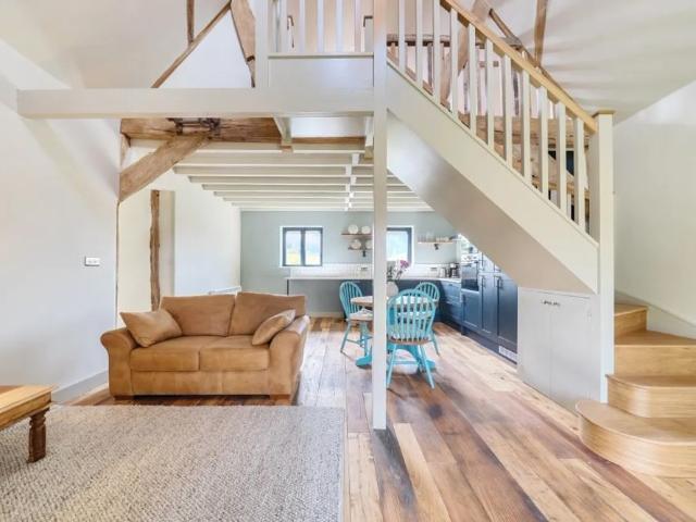 2 bedroom barn to rent