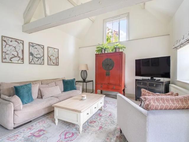 2 bedroom barn to rent