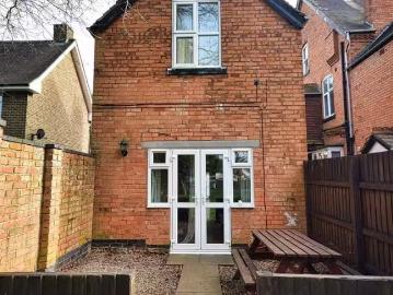 2 bedroom barn conversion for rent in Coach House, St Bernards.