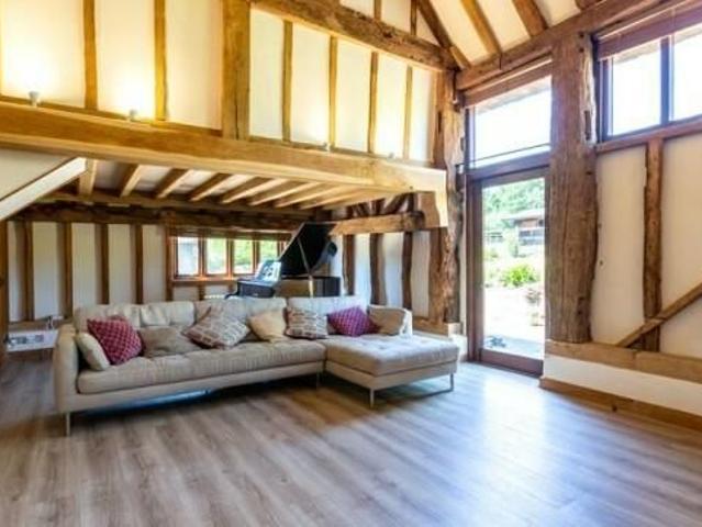 2 bedroom barn conversion to rent