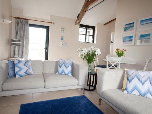 2 bedroom barn conversion to rent