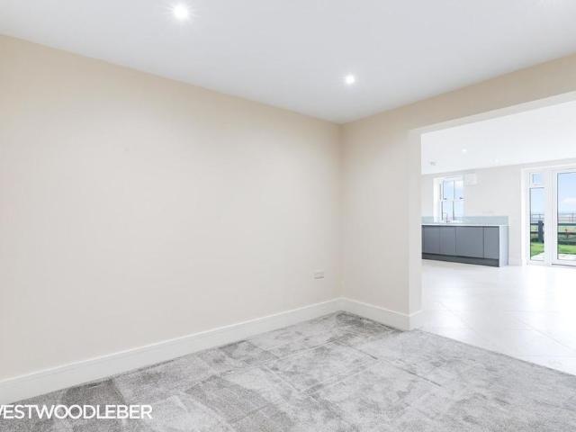 2 bedroom barn conversion to rent