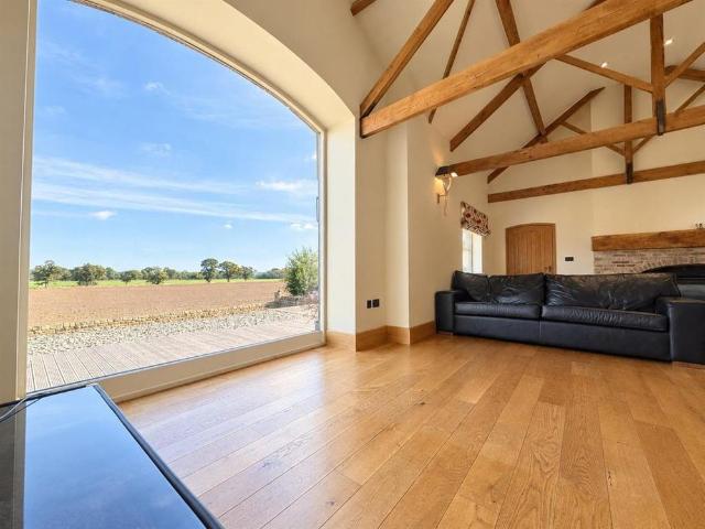 2 bedroom barn conversion to rent