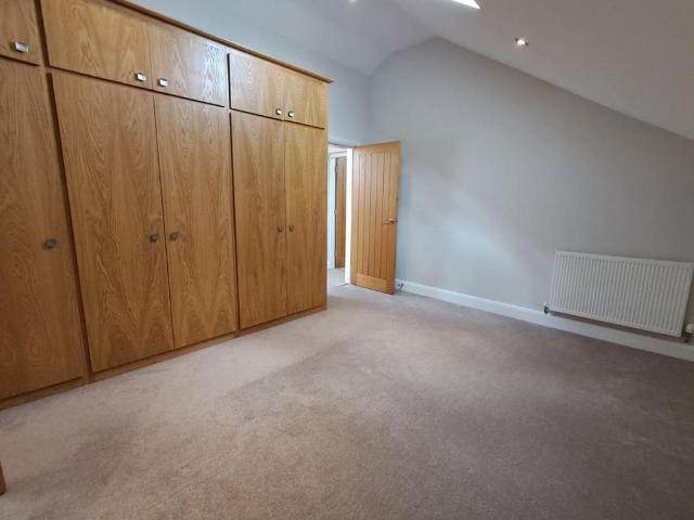 2 bedroom barn conversion to rent
