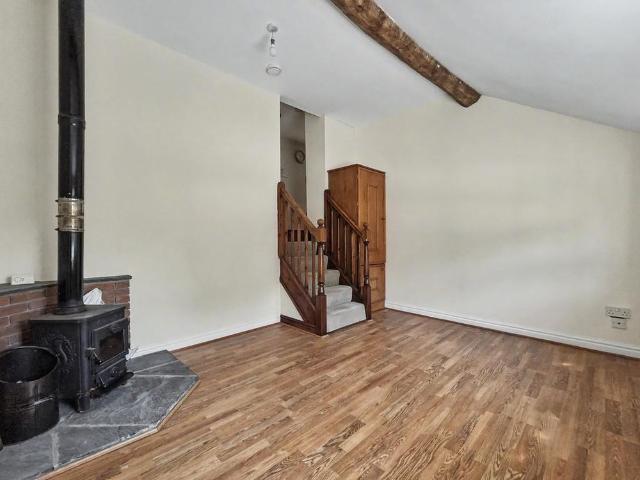 2 bedroom barn conversion to rent
